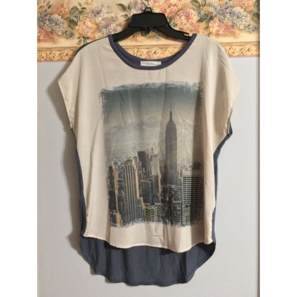 Yuni Los Angeles Petite Small Hi/Lo Oversized Lightweight Casual Top